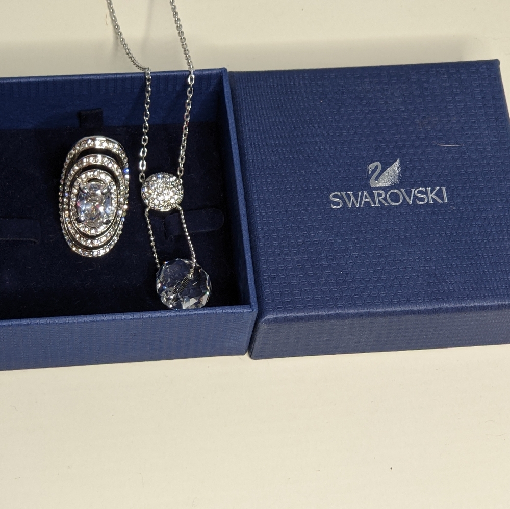 Swarovski Crystal Necklace and Ring Set - Picture 3 of 7
